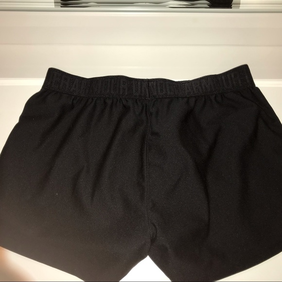 Under Armour Workout Shorts - Picture 2 of 3